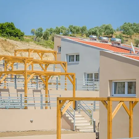 Arina アパートホテル