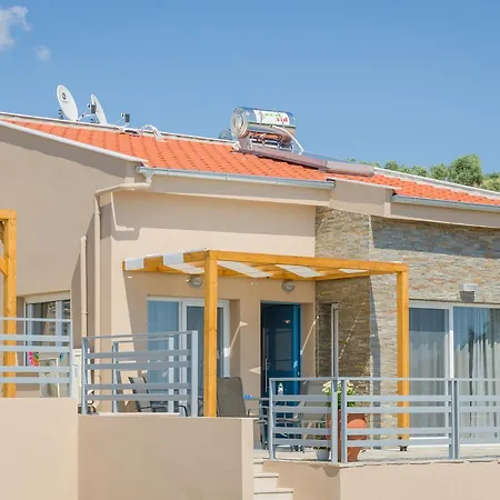 アパートホテル Arina