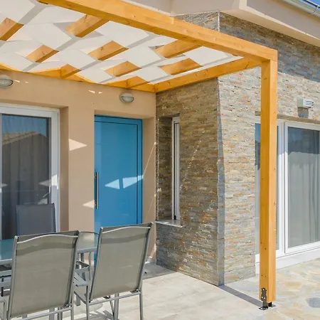 Arina 公寓式酒店 3*